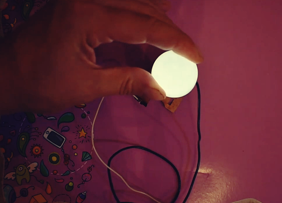 Пол ватта мощности, да ещё противно мерцает.