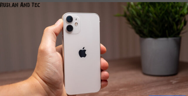 Фото IPhone 12.