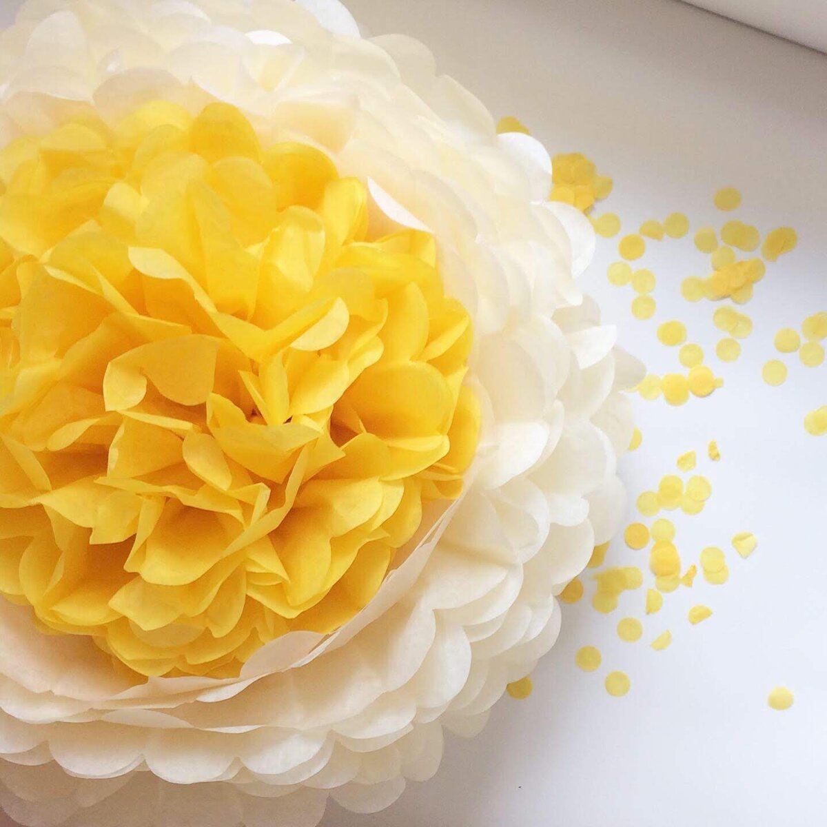 Большую роль играет упаковка подарка.