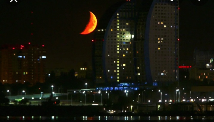 Фото из свободного доступа. Ночной Волгоград.