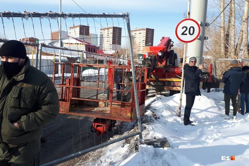 Митинг против строительства вышки 5G в микрорайоне Уралмаш (Екатеринбург). 16.03.2021. Фото: e1.ru