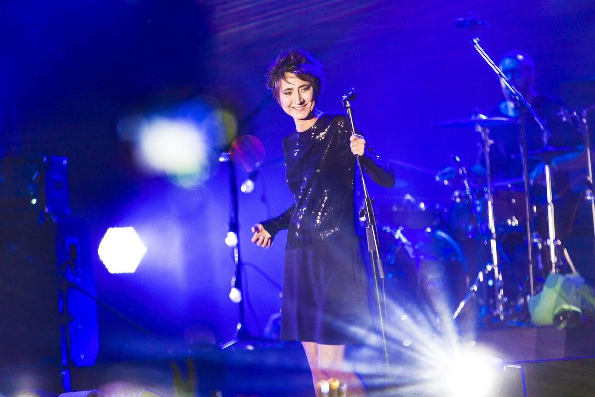 © starhit.ru, 2021 Земфира  