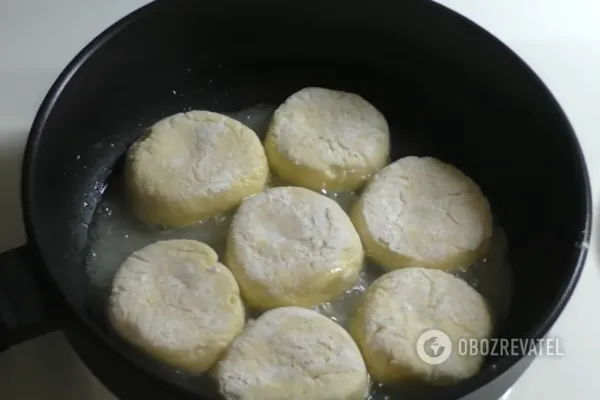 Сырники жарим на растительном масле