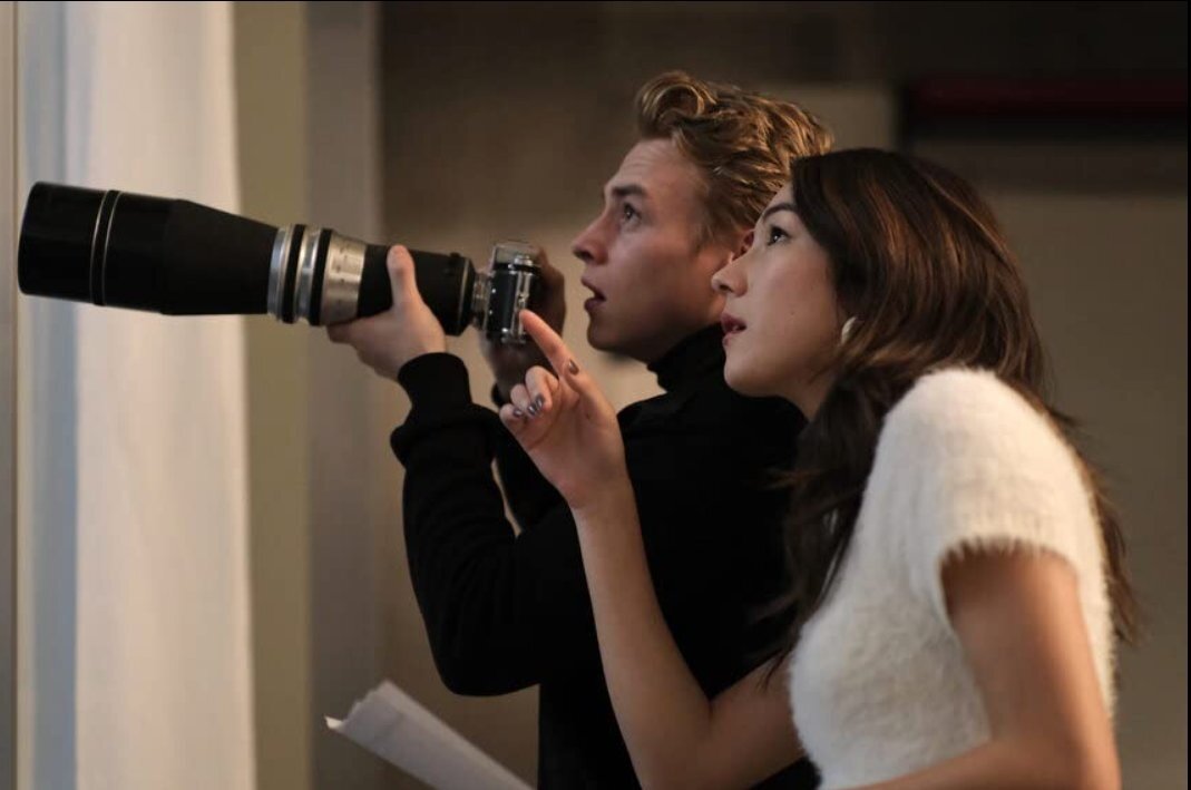 И как удержаться от наблюдения за чужой жизнью... 