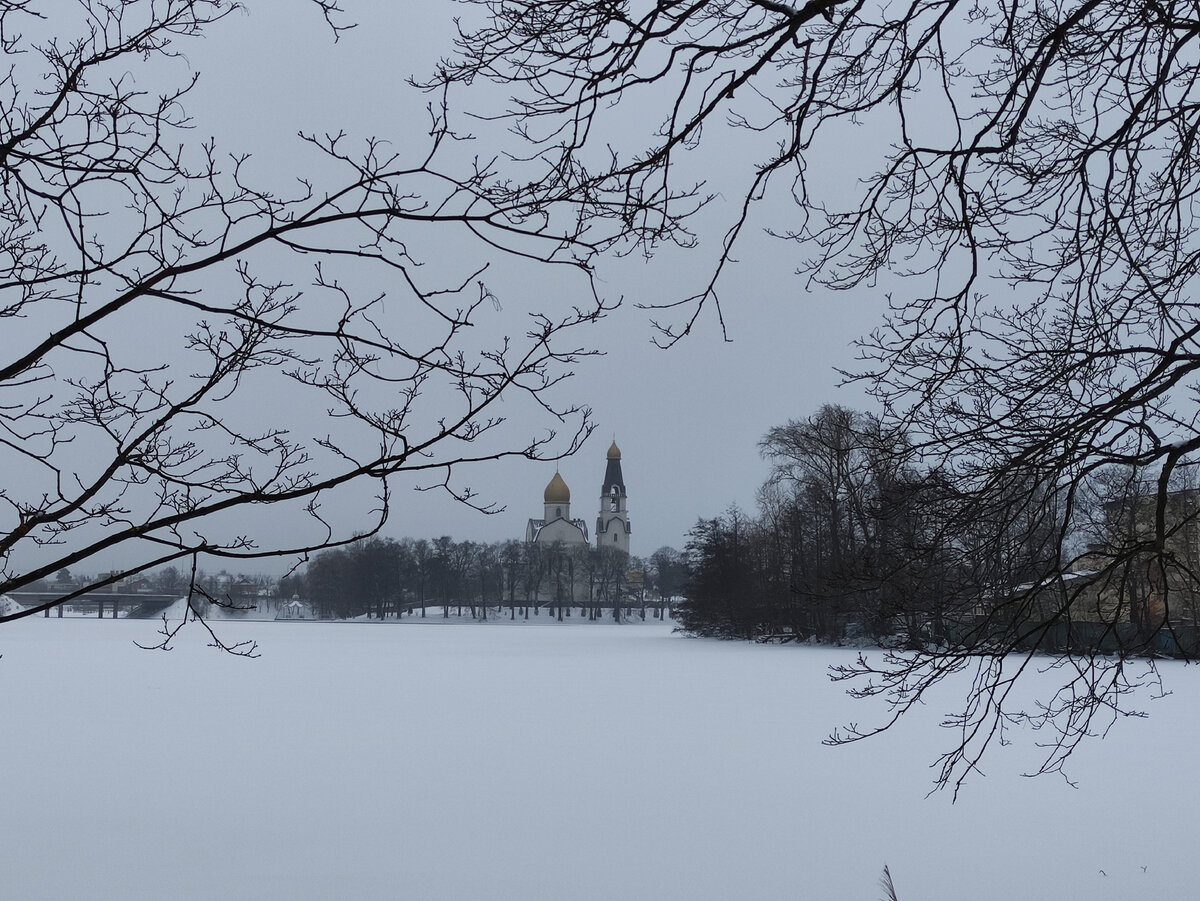 Искусственное озеро под Петербургом, которое по легенде хранит на своём дне  много золота | Путешествия: большие и маленькие | Дзен