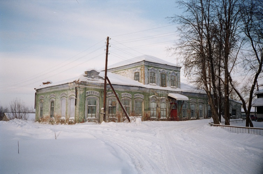 В этом здании больницы располагался ренген-кабинет, 1875 года постройки. 
Фото 2003 года 
