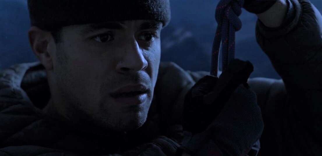 Скриншот из триллера "The Ledge".