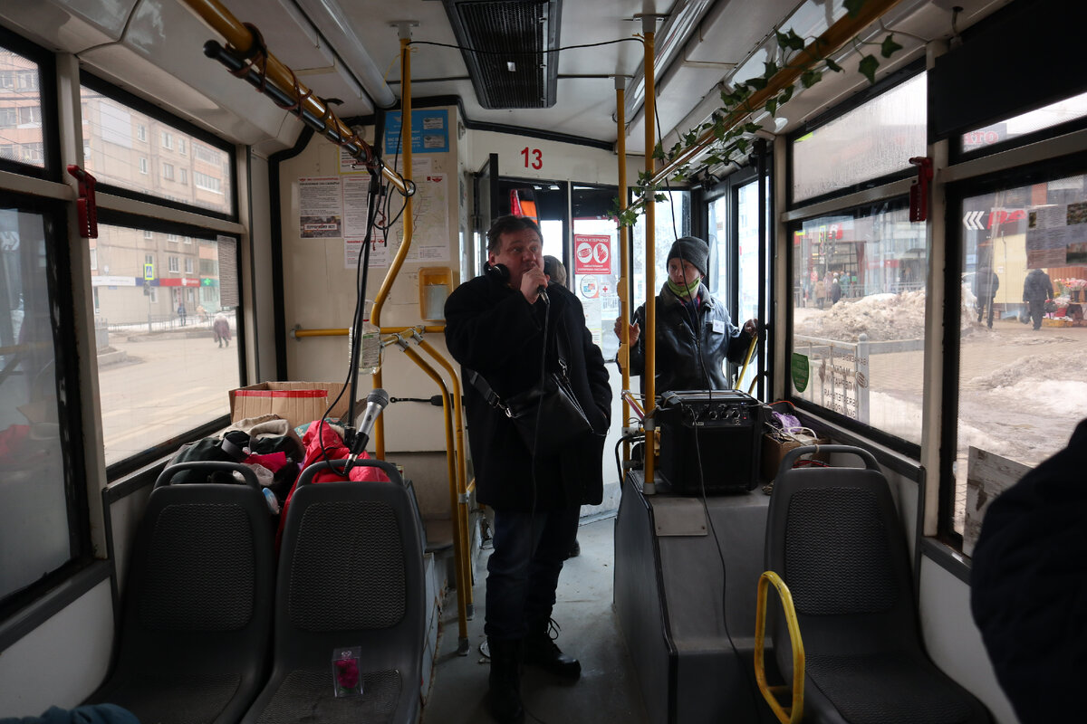 Концерты прямо в троллейбусе.. Такое, оказывается, возможно! Проект "Субботняя улитка" из Тулы