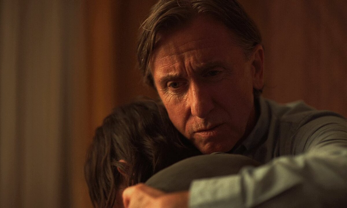 Два англичанина - Тим Рот и Ребекка Холл составили прекрасный актёрский дуэт в американском фильме ужасов «Воскрешение»