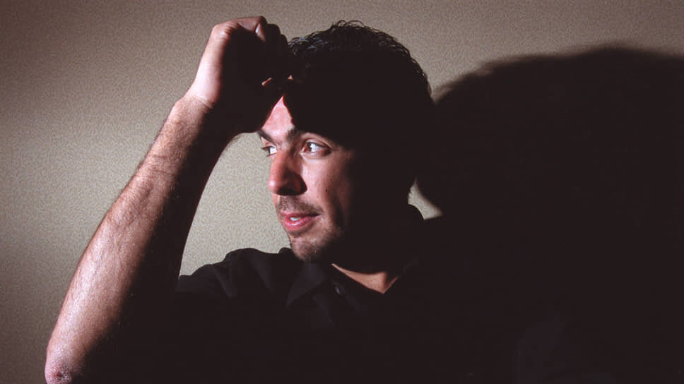    «Как людей нас определяет семья. Не важно, какая семья — важны отношения с родителями, с братьями и сестрами»   
 Алехандро Гонсалес Иньярриту родился в Мехико 15 августа 1963 года. Детство будущего кинорежиссера прошло в благополучном районе в обеспеченной семье. Однако позднее отец Иньярриту, успешный предприниматель, обанкротился. По признанию самого Алехандро, смена привычного образа жизни пошла ему на пользу Toronto Star / ZUMA Press / Kommersant Photo