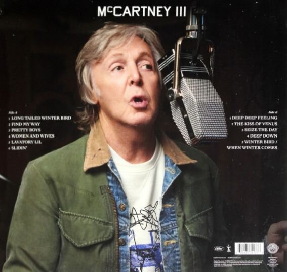 Пол Маккартни при записи своего третьего сольника "McCartney III", 2022 г.