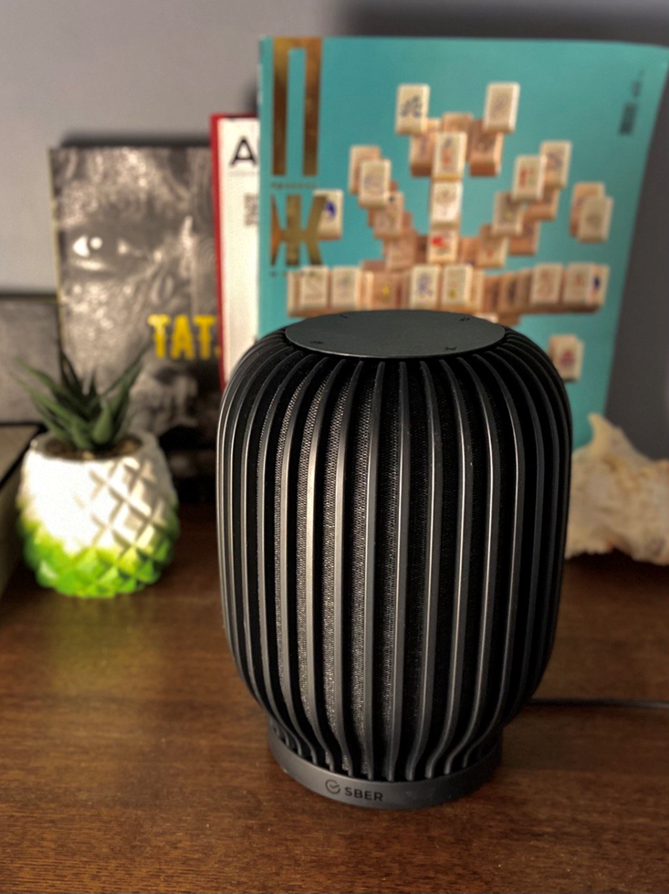 Чтобы запустить генеративный режим на SberBoom, нужно сказать «Салют, включи GigaChat!»