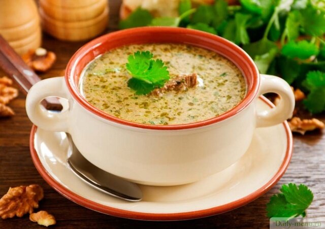 Пряный, наваристый и душистый суп из рецептов грузинской кухни
