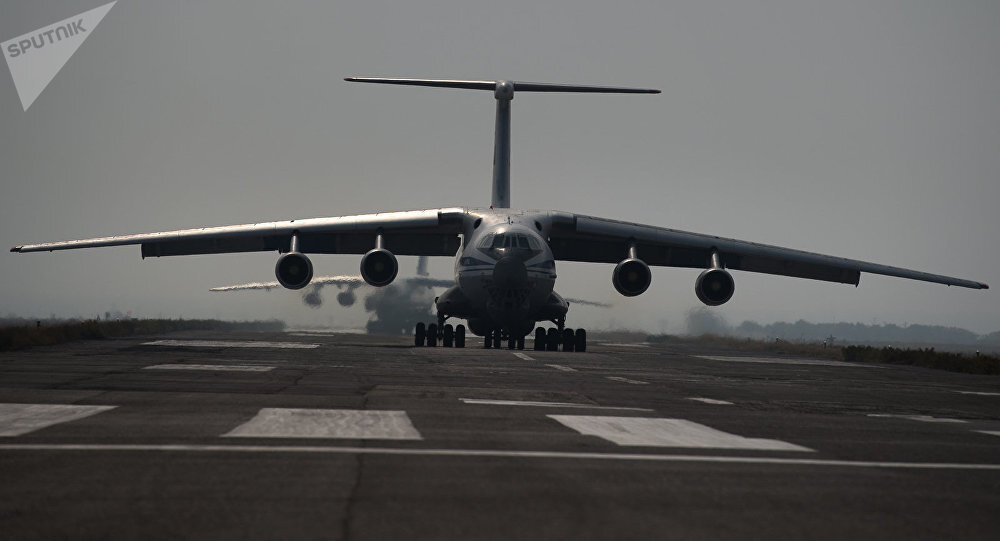 Самолет россия армения. Военная Авиация Армении. Самолет Армения. Миротворец бомбардировщик. Самолет над Арменией.