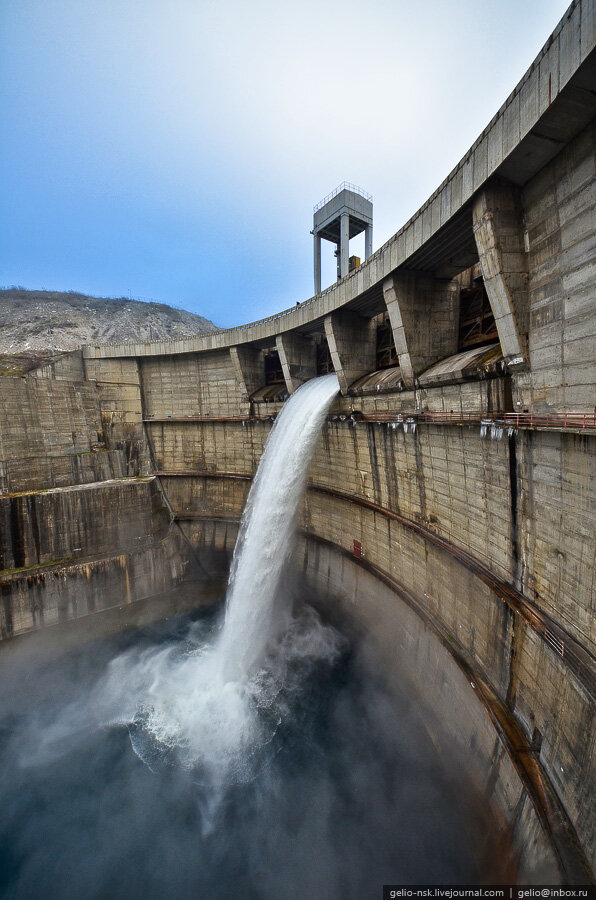 Чиркейская ГЭС водосброс