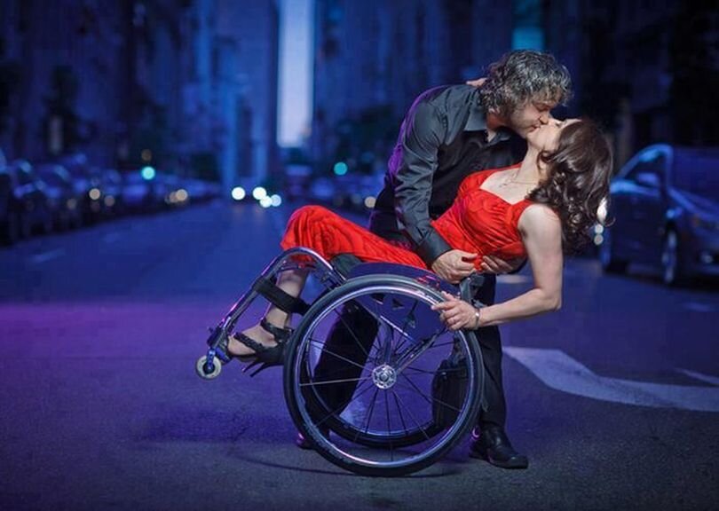 В Японии заботятся обо всех, включая инвалидов. Те, кто физически не может снять стресс может обратиться с такому соц работнику, который за символическую плату (25 баксов за 10 минут) решит все его проблемы.