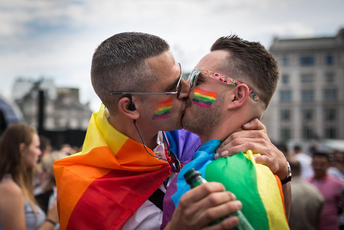 У геев в Санкт-Петербурге будет убежище во время ЧМ | Betonphone | Дзен