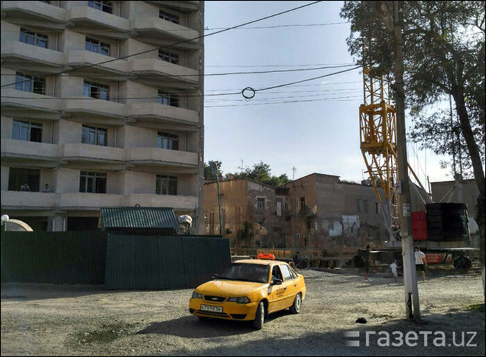 Новостройка в исторической части Самарканда. Фото с сайта Gazeta.uz