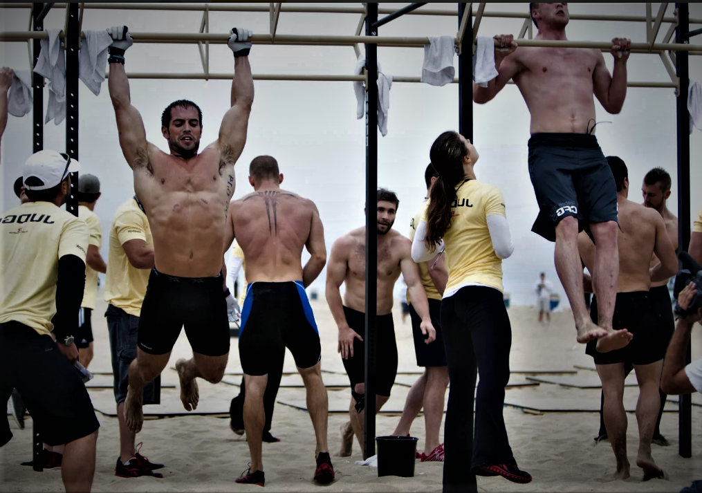 Людмила ванина кроссфит. Кроссфит подтягивания. Киппинг(кроссфит) подтягивания. Кроссфит система тренировок. Упражнения с канатом кроссфит.