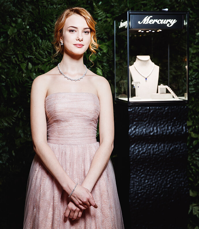 Екатерина Золотарева в украшениях Mercury из коллекций Classic и Flower