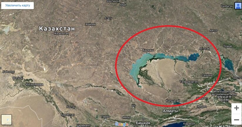 о. Балхаш среди степного Казахстана.