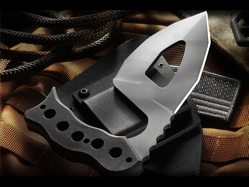 Нож Manticuda. Производители позиционирую его, как нож выживания. Так ли это в практическом плане - большой вопрос, но то, что он странный - это факт.