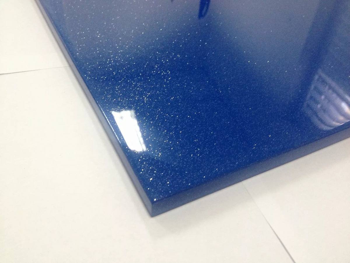 Всем привет. Сегодня я поделюсь с вами статьей посвященной такому материалу, как «Пластик». Бумажно-слоистый пластик, обладает особенными характеристиками, свойственными для этой продукции. Его можно использовать в различных областях, как в производстве классической мебели, так и для внутренней отделки помещений. Можно выбрать любую текстуру поверхности пластика, подобно декорам ЛДСП. Зона применения пластиков – мебельные фасады, столешницы, крышки столов, обшивка дверей и стен. Пластики обладают высокой стойкостью поверхности к истиранию, ударной нагрузке, и появлению царапин, простота в обработке и чистке, многочисленные способы применения, и даже подходит для применения в кораблестроении. Рекомендую использовать при заказе кухонного гарнитура. Не пожалеете. В следующей статье я расскажу о фасадах. Подписывайтесь и читайте новое для себя в мебельной отрасли. Спасибо за лайк!!!