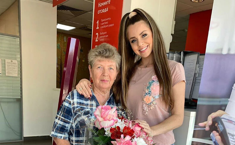 Оля Рапунцель с бабушкой 
​Фото: «Инстаграм»