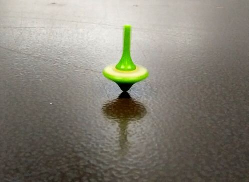 Многие фотографии смазаны, но ведь он вертится.