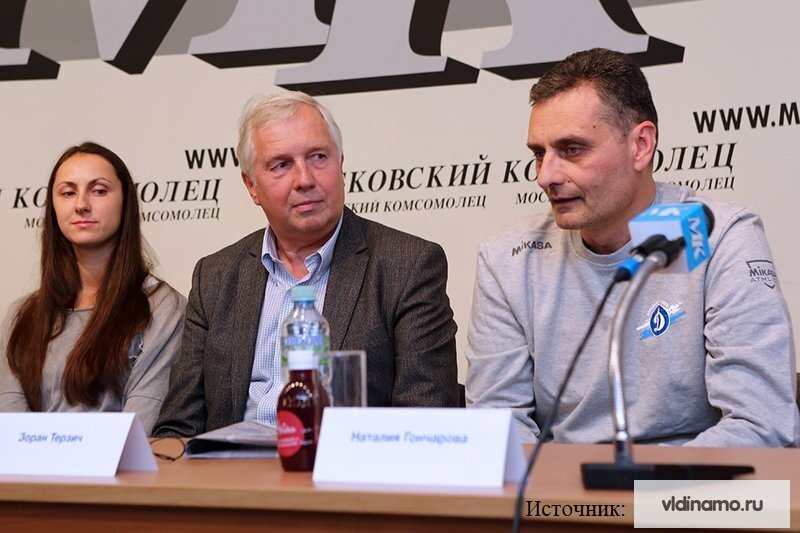Вероятно на этой фотографии эффективный менеджер Зиничев еще думает, что он все решит деньгами, пригласив Терзича и Огненович. Оказалось, что у турецких клубов денег больше
