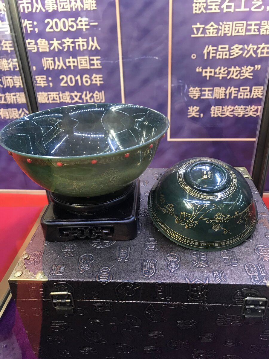 Выставка-продажа камней в Китае: много потрясающих экспонатов