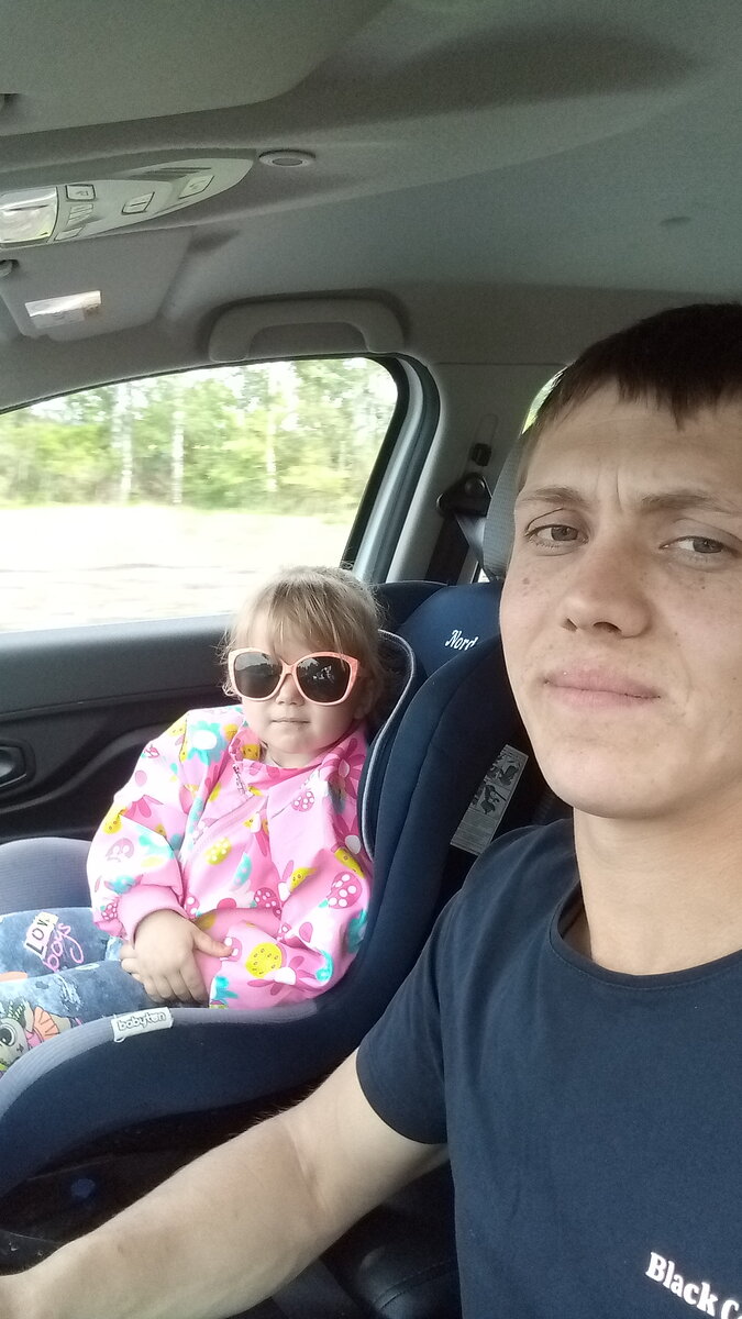 Едем с покупок, купили велосипед, цены бешеные.