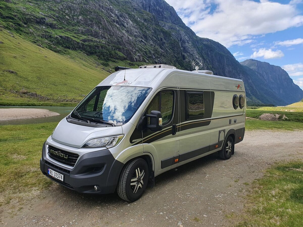 Фото с сайта Finn.no где продают эти автомобили, а мы ездили и смотрели.