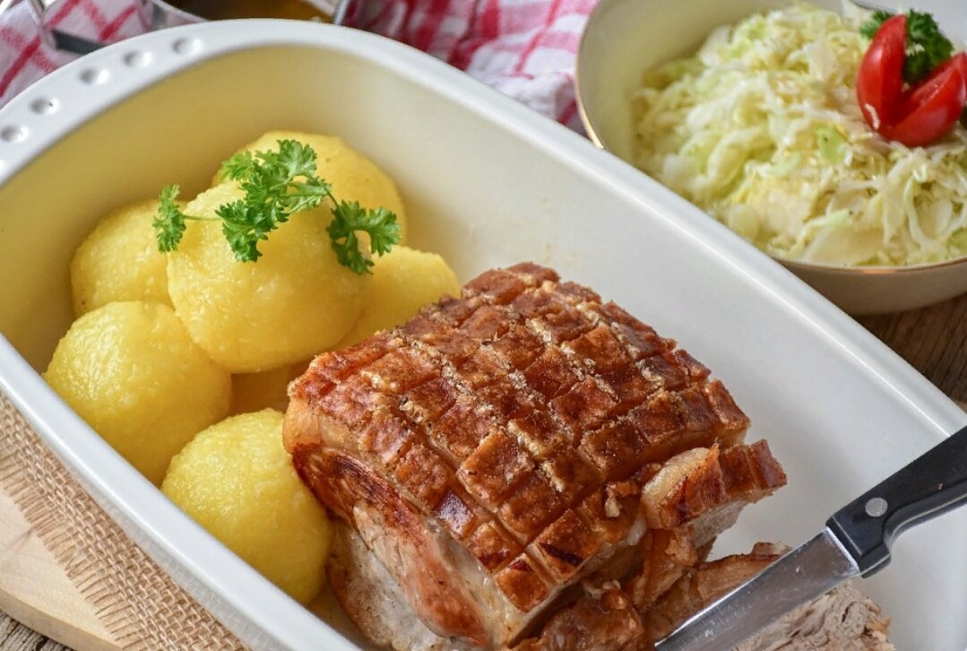 Жаренное мясо с картошкой