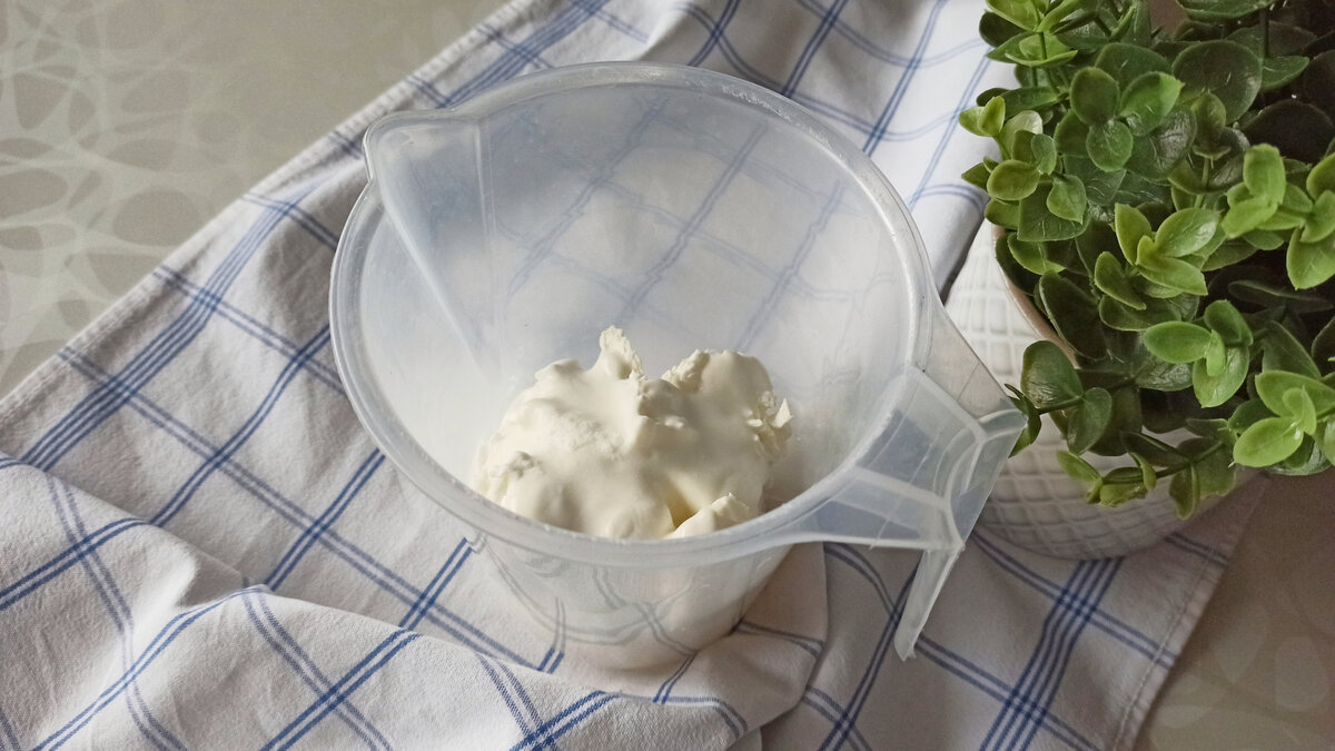 Творог, сметана, сахарный песок, ванильный сахар