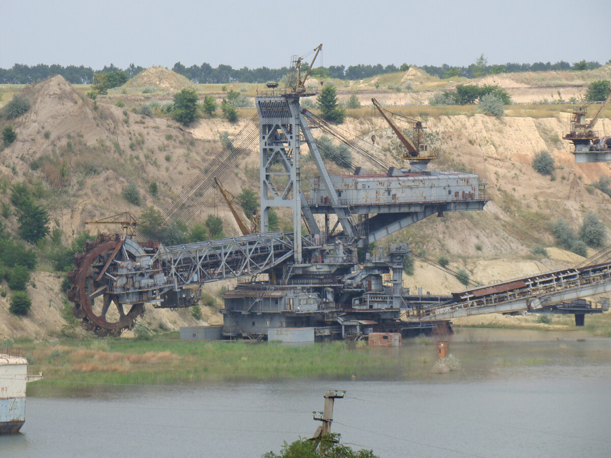 херсонес строительство музейного комплекса подрядчик. индустриальный канал. дом крымская 9 в кунашаке. индустриальный канал. строительный участок.