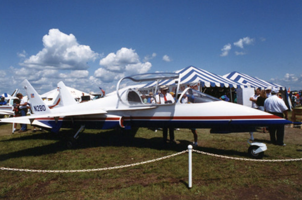 Bd 10 3. Fantrainer 600. Bede bd-10. Самолёт bd-10. Самолет Вайпер.