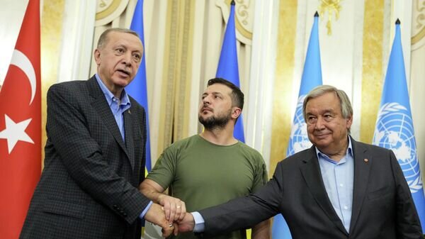   © AP Photo / Evgeniy Maloletka