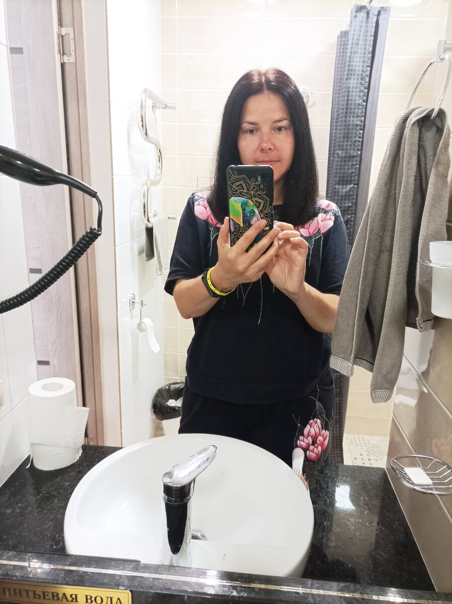 Сонный взгляд 😆 Из крана течёт питьевая вода из скважины