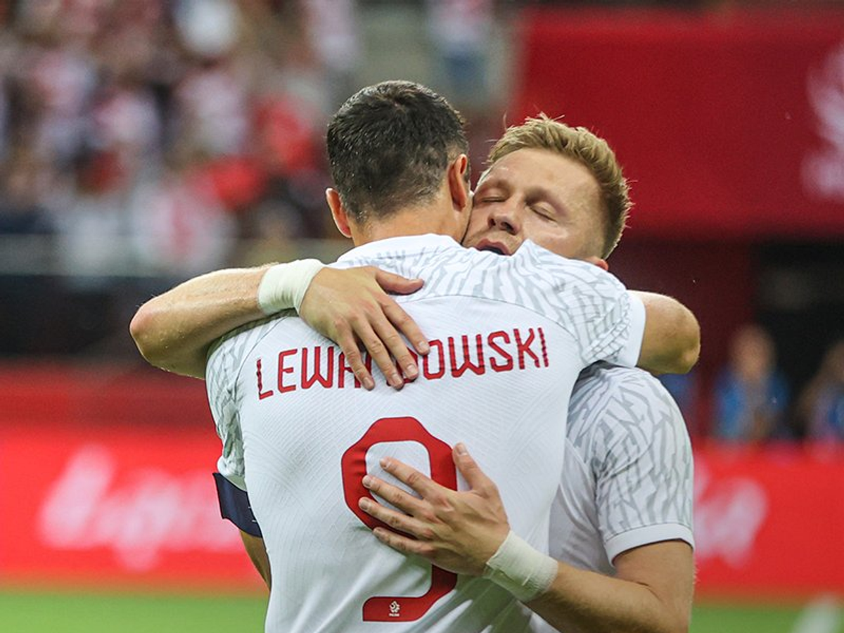    Футболисты сборной Польши Роберт Левандовский и Якуб Блащиковский© Фото : Пресс-служба сборной Польши