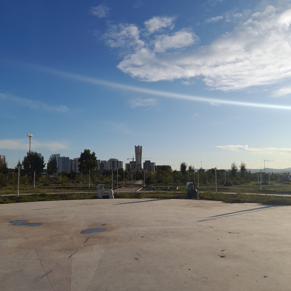Детский парк в Дархане. Скульптуры знаков задиака.