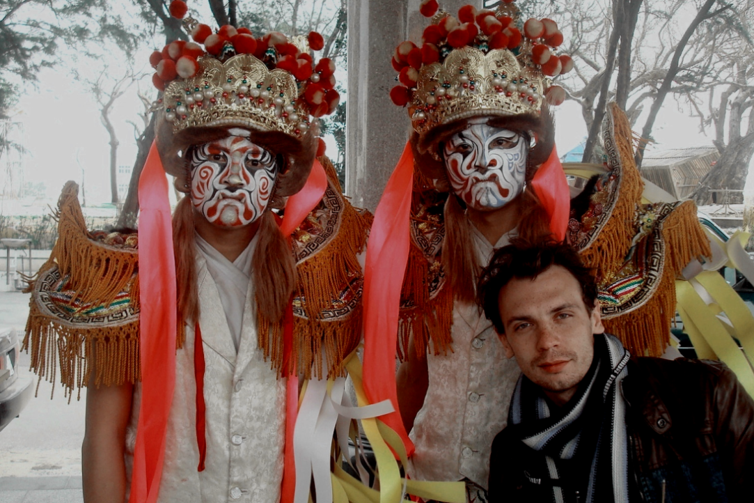 МАКСИМ ГРОЗА 
