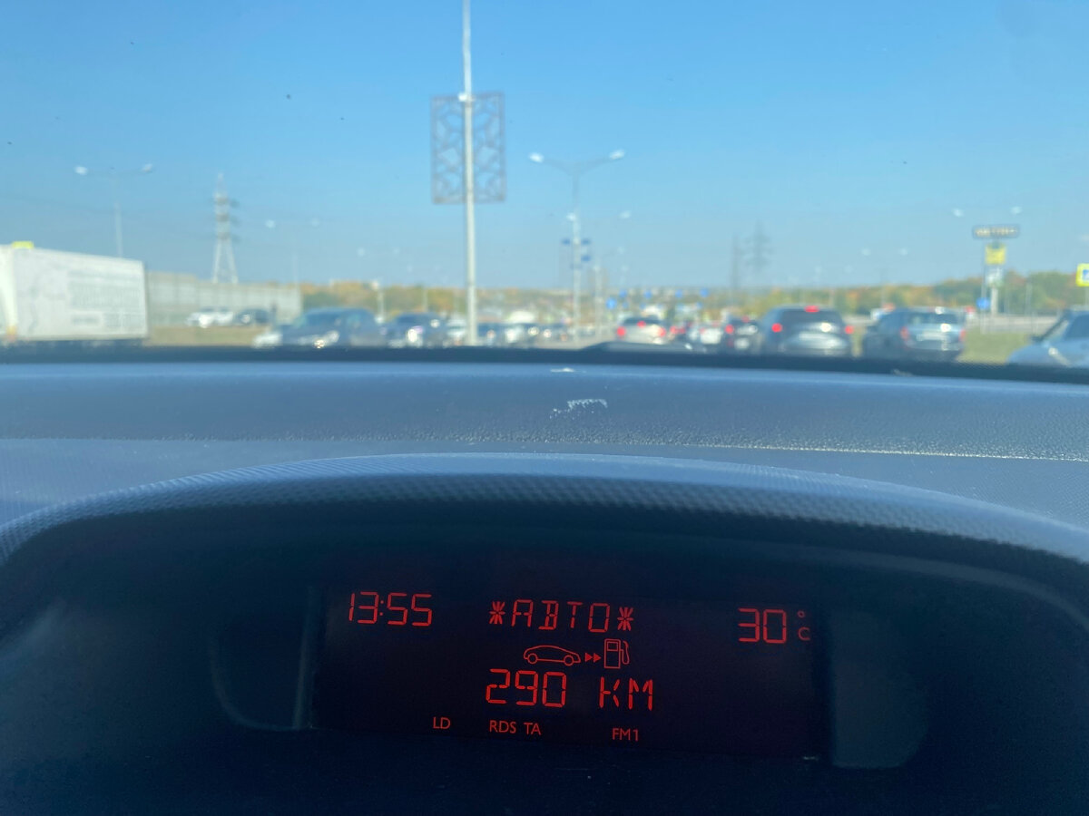 В Самаре жара держалась последние две недели. 23 сентября доходило до 30 градусов!!! Грех было упускать такую возможность! Собрались и поехали на турбазу семьей. Все фото в посте - фото автора. 