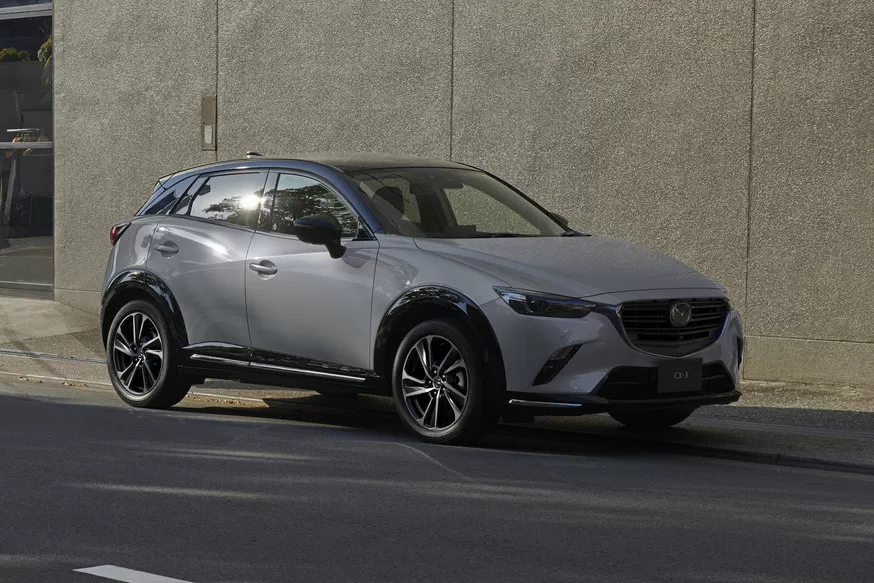 Mazda CX-3 2024 в специальной версии Vivid Monotone с дисками 18” оригинального дизайна 
