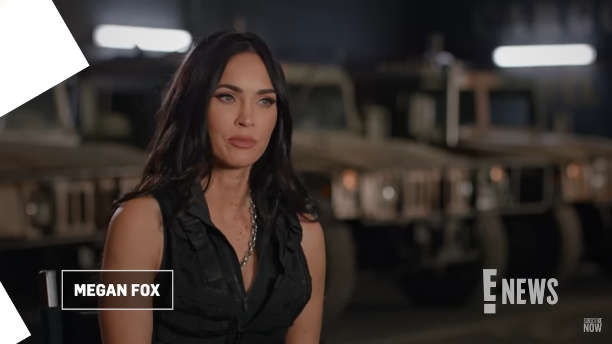 Меган Фокс в эксклюзивном видеоинтервью E! News (2023)
