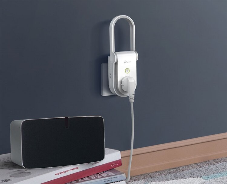 AC750 Усилитель Wi-Fi сигнала с умной розеткой – RE270K
 