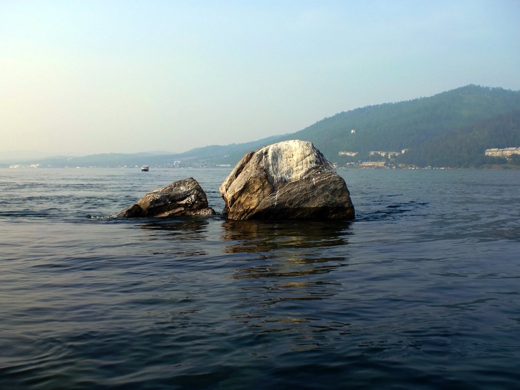 Озеро Байкал Ангара Шаманский камень