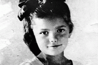 Малая толика Победы. 6-летняя девочка копила на куклу, а купила танк