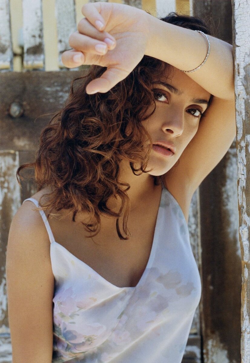 Фотографию взяла с сайта photos-models.com 