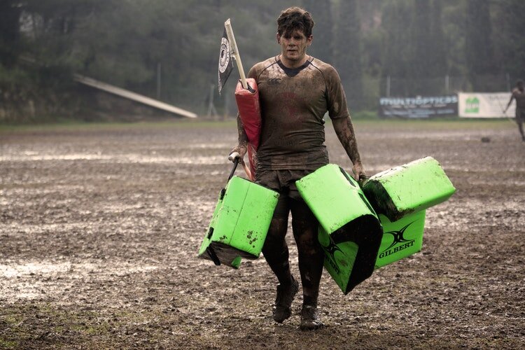  Ну, давайте — вспоминайте про душ раз в месяц, не меняйте белье из принципа, отрастите ногти на руках и ногах, как у хищного зверя, а для пущего эффекта забудьте про чистку зубов и существование дезодоранта — и вы увидите, как быстро она исчезнет из вашей жизни, а следом за ней и все ваши друзья женского пола. Никто не любит вонючек. Это 100%.